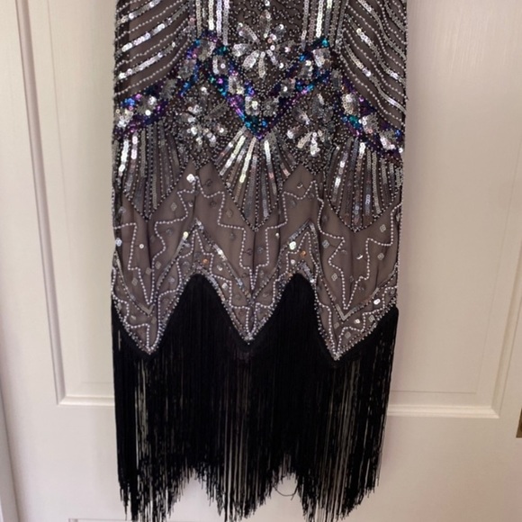 PARTY Dress Fringe Drop Hemline Silver Sequined Dress V Neck Party - Picture 6 of 10